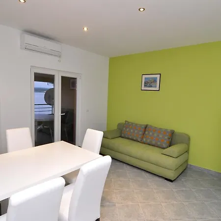 Appartement Marija - - First Line To The Sea
