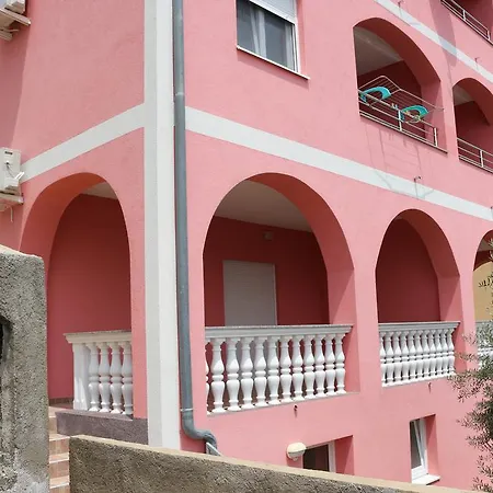 Appartement Marija - - First Line To The Sea