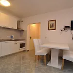Marija - - First Line To The Sea Apartment Maslenica